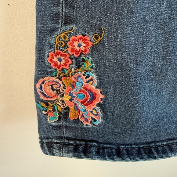 Grace Embroidered Denim Jeans, Size 30, Excellent Condition - Picture 3 of 9